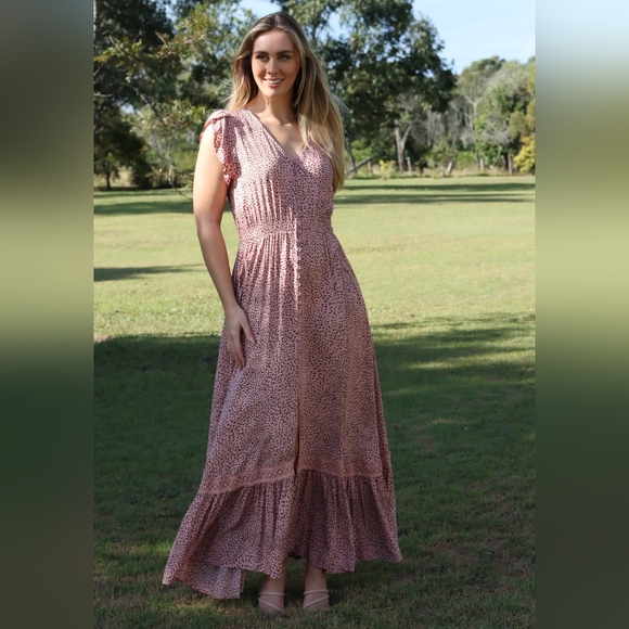 Dresses & Skirts - Elegant Pink Button Down Short Sleeve Maxi Dress Medium